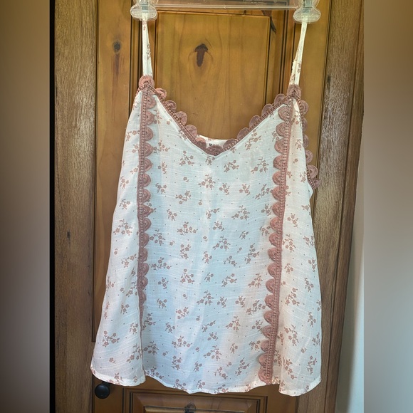 MINE (Buckle) Floral Boho Crochet Trim Tank Top Cami NWOT - Picture 3 of 6